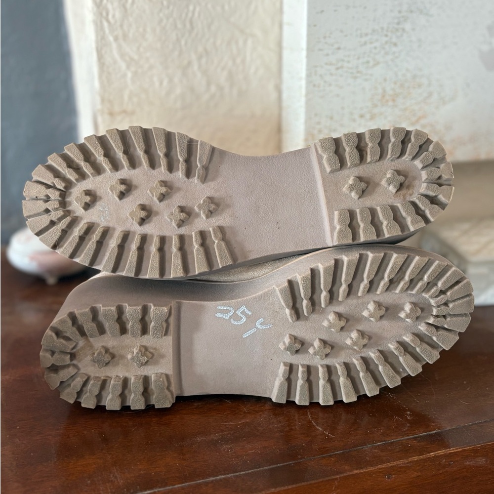 Dolce Vita Rango Suede Almond Beige Ankle Boots Wedge Booties Lug Sole - Picture 5 of 8